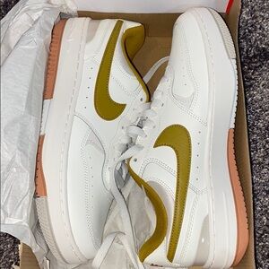 Nike Gamma force tennis shoe